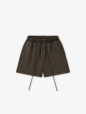 Vacation Essentials Short